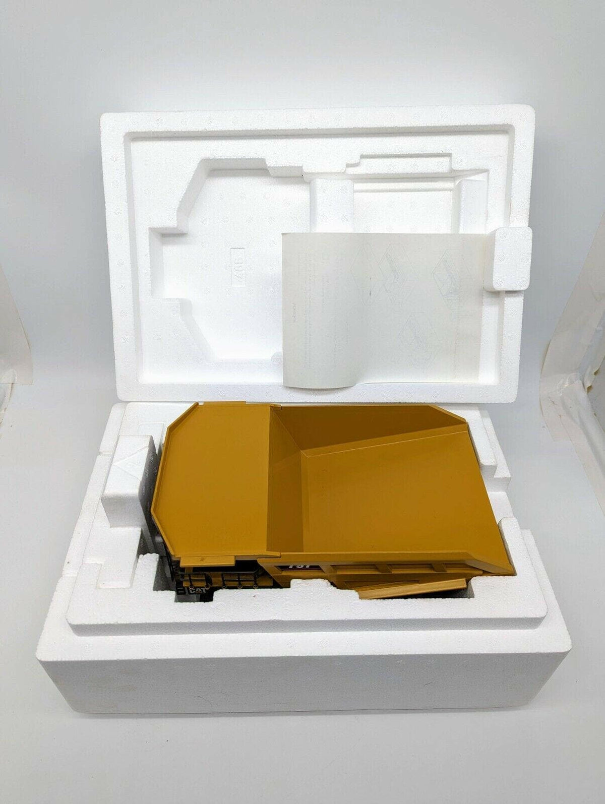 1/50 die-cast metal Cat 797 Off-Highway Mining Truck NZG