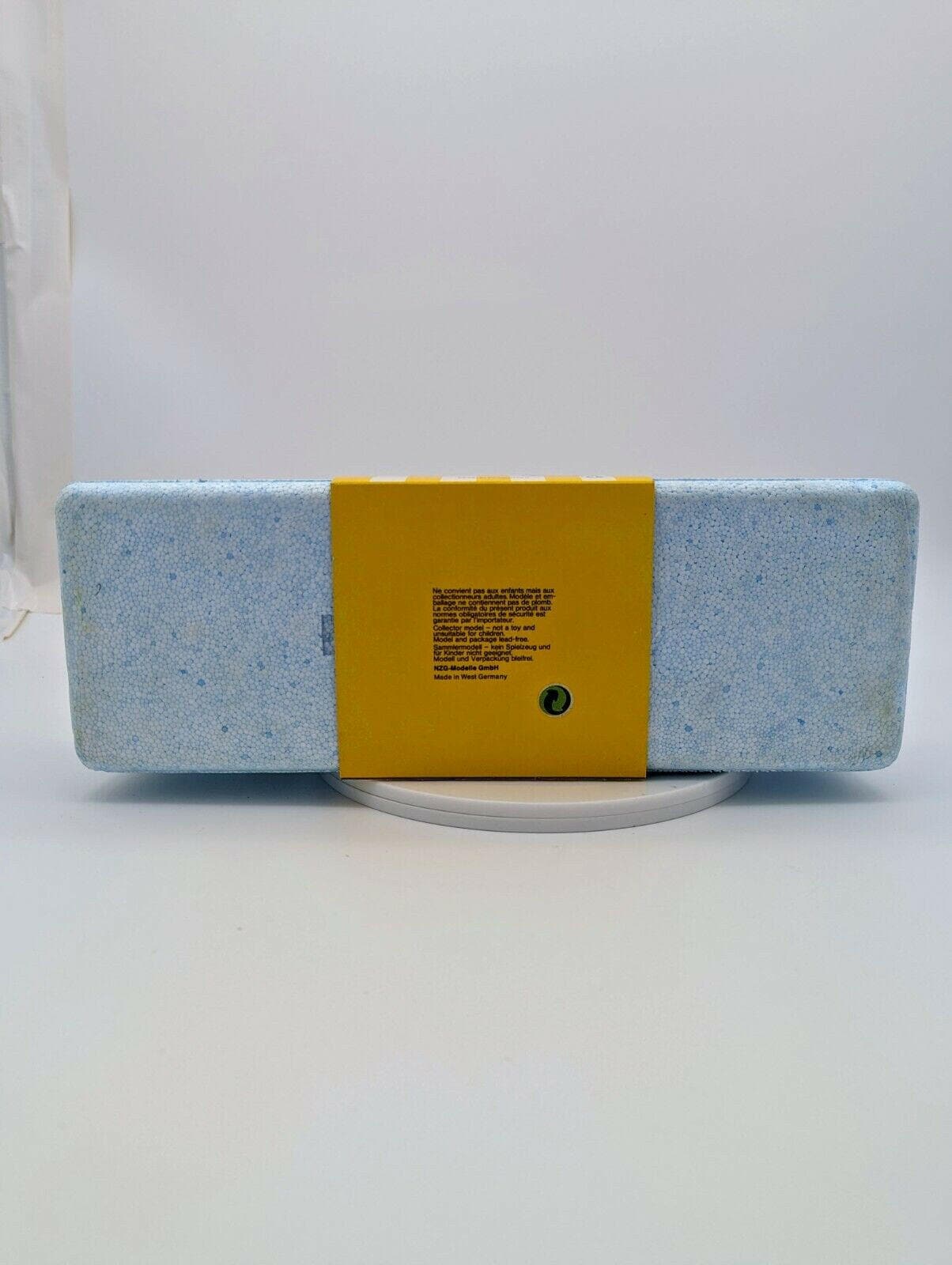 1/50 NZG Grove TM 1500 152 6 Axle Crane Truck