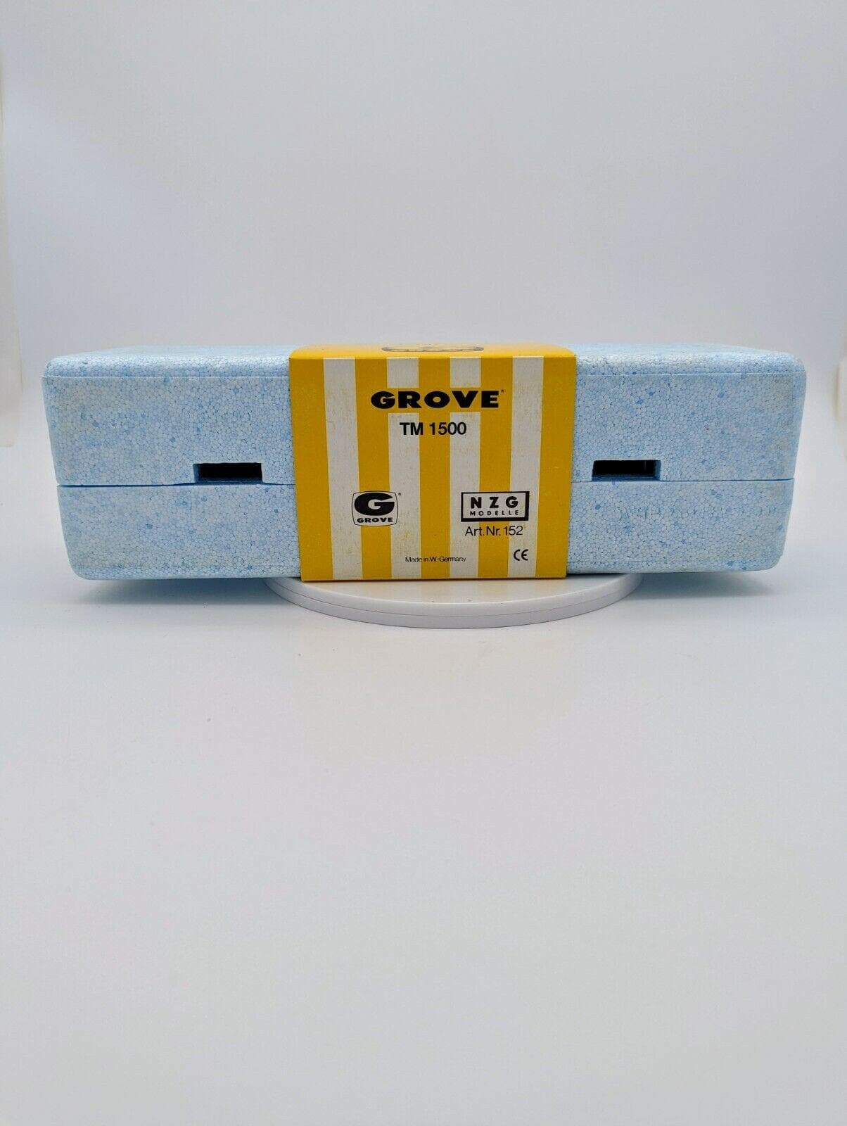 1/50 NZG Grove TM 1500 152 6 Axle Crane Truck