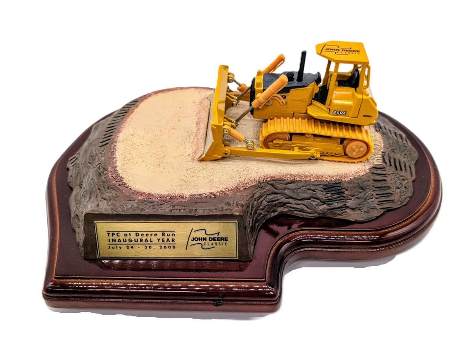 1/32 John Deere Classic Crawler Dozer 2000 Commemorative Tee Maker