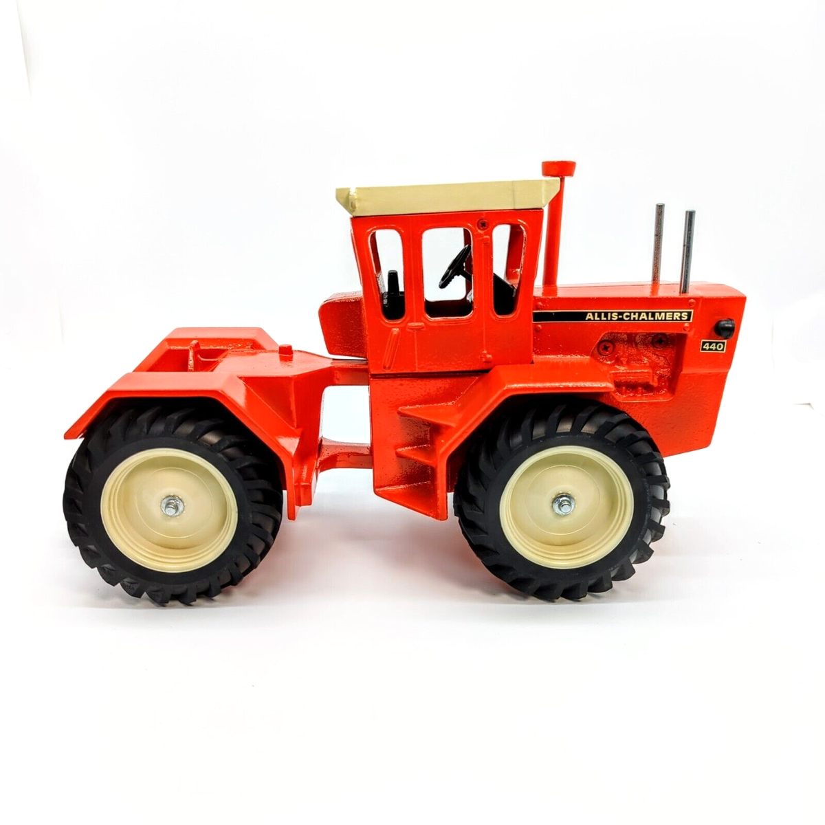 Allis Chalmers 440 1/16 Diecast Farm Tractor Replica Collectible By Scale Models.