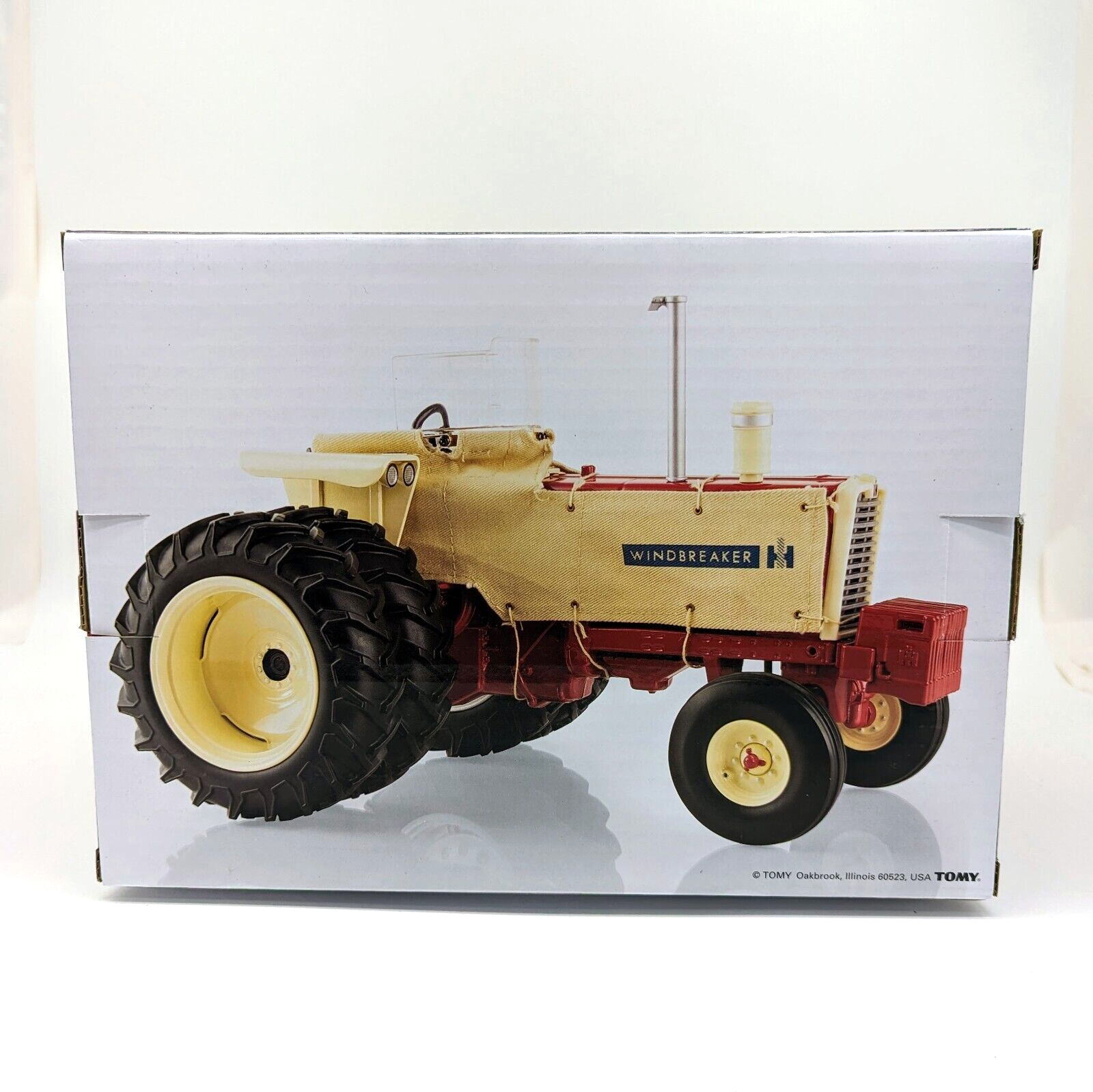 1/16 Farmall 1206 with Windbreaker, 2021 National Farm Toy Museum Prestige.