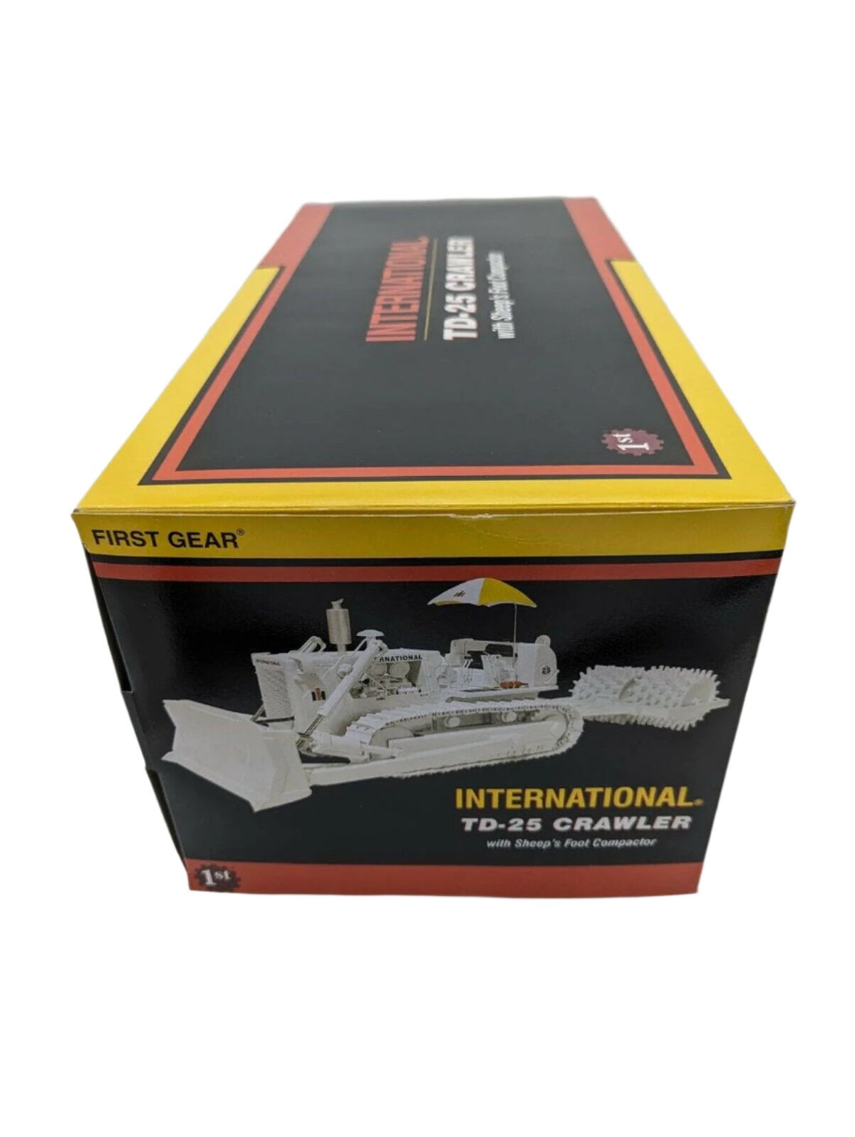 FIRST GEAR WHITE OR INTERNATIONAL TD-25 CRAWLER W/SHEEP FOOT COMPACTOR 1/25.