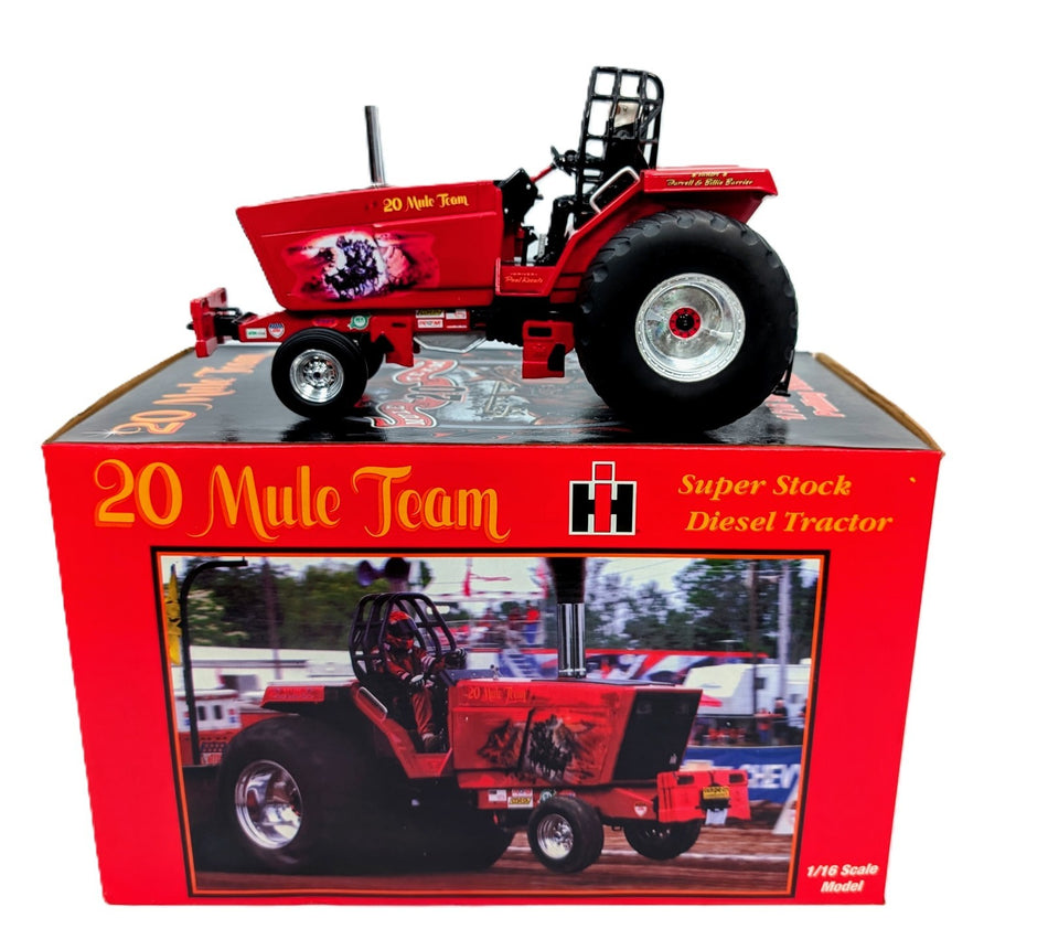 1/16 Case IH 20 Mule Team Pulling Tractor Super Stock