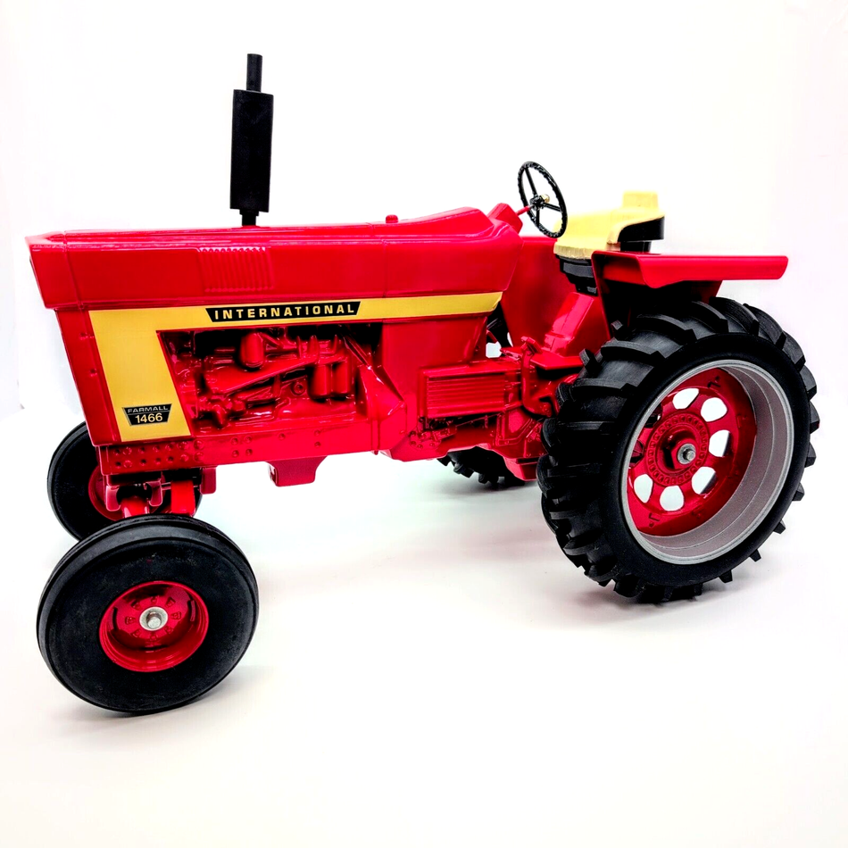 1/8 International Harvester 1466 Tractor With Wide Front & White Stripe Decal