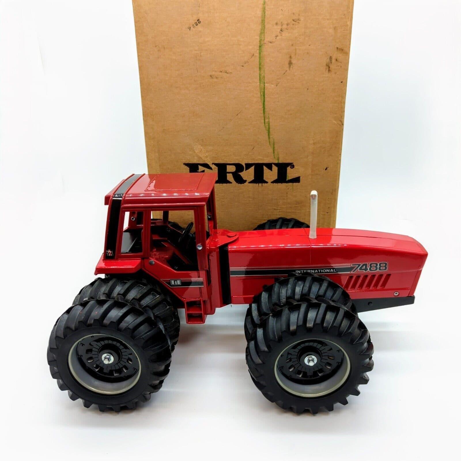 1/16 International Harvester 7488 2+2 Tractor With Duals, Special
