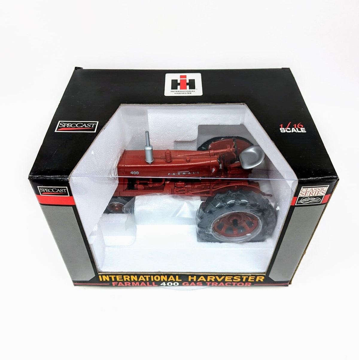 SpecCast 1/16 CASE International Harvester Farmall 400 Diesel Tractor.