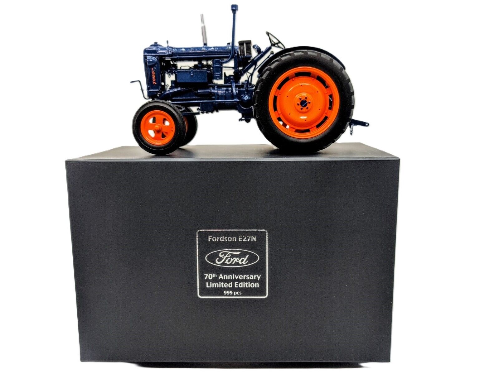 1/16 Fordson E27N Tractor 70th Anniversary Limited Edition Universal Hobbies - Farm Toy