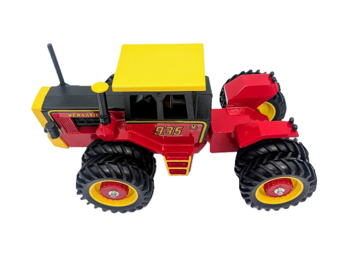 1/16 Versatile 935 4WD Tractor With Duals, 1990 Dealer Meeting.