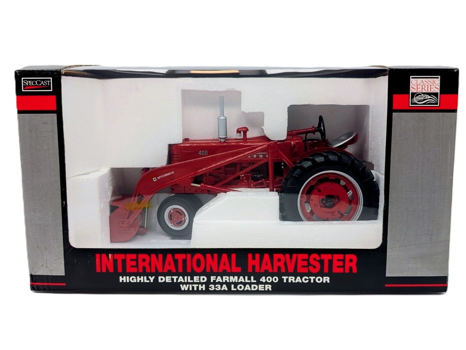 1/16 International Harvester Farmall 400 Tractor With 33A Loader 