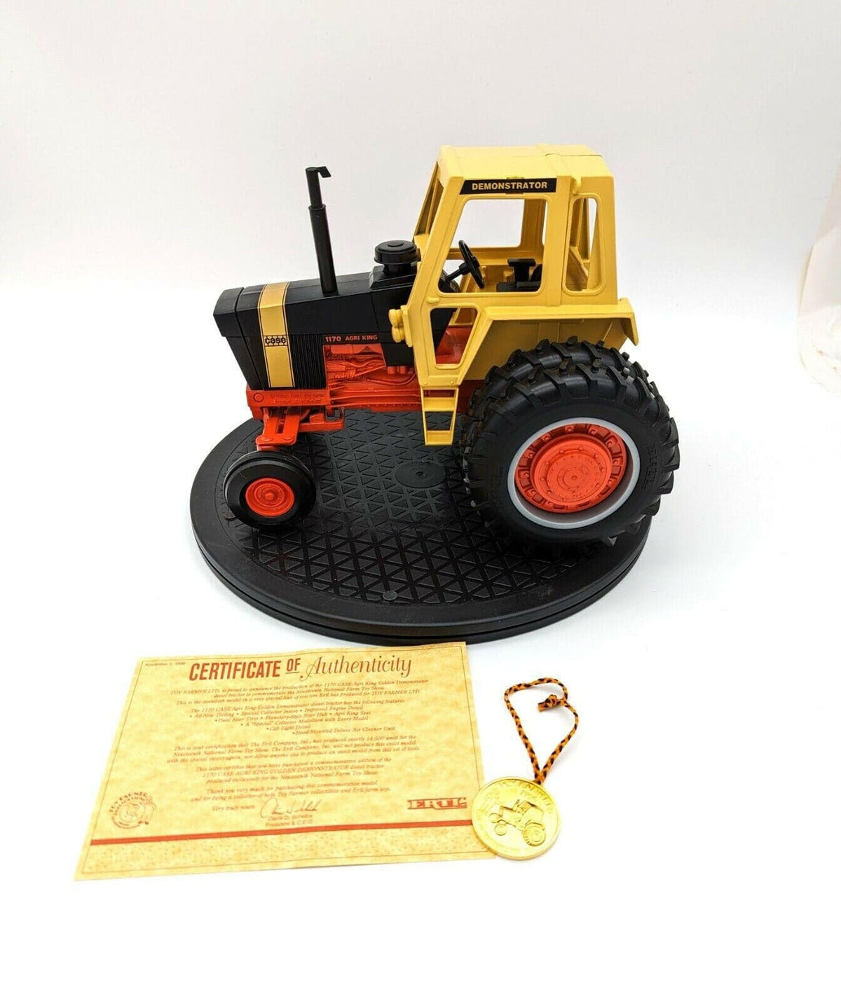 CASE AGRI KING 1170 TRACTOR 1/16  Ertl TOY FARMER COLLECTOR'S EDITION.