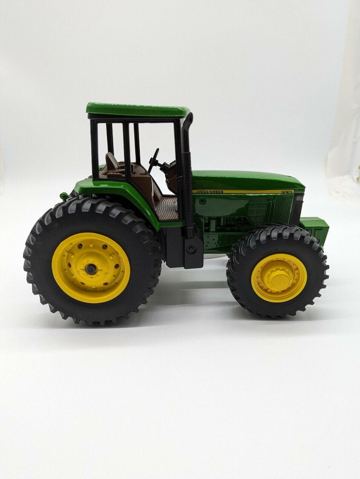 Ertl John Deere 7510 Tractor Diecast 1/16 2001 Farm Show.