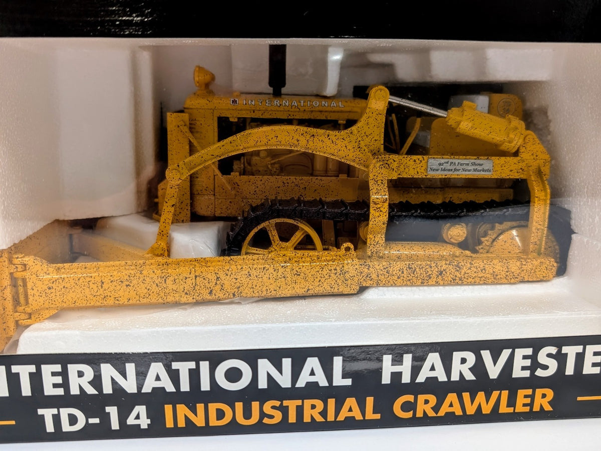 1/16 International Harvester TD-14 Industrial Crawler MUDDY 2008 PA Farm Show.
