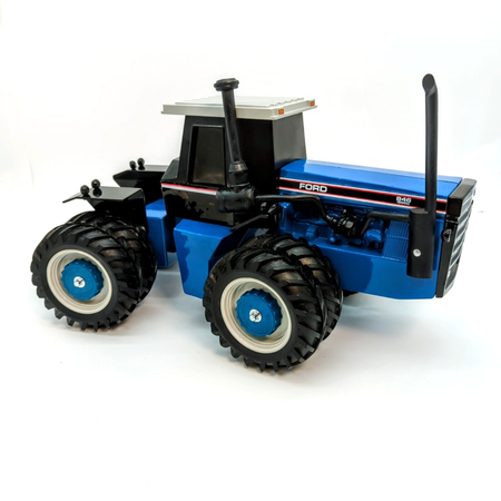 1/16 Ford Versatile 846 4WD Tractor With Duals, 1991 Parts Mart.