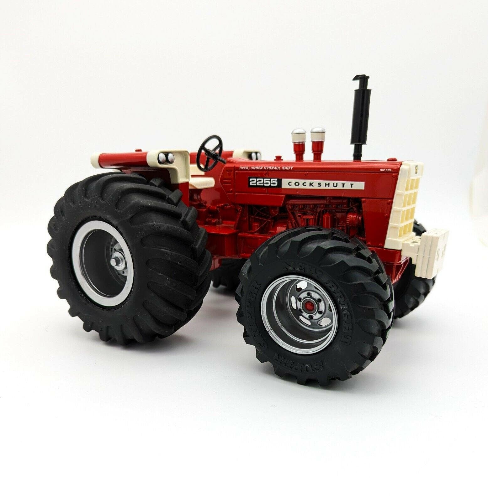 Ertl Cockshutt 2255 Custom Tractor Balloon Tires 1/16 No Box..