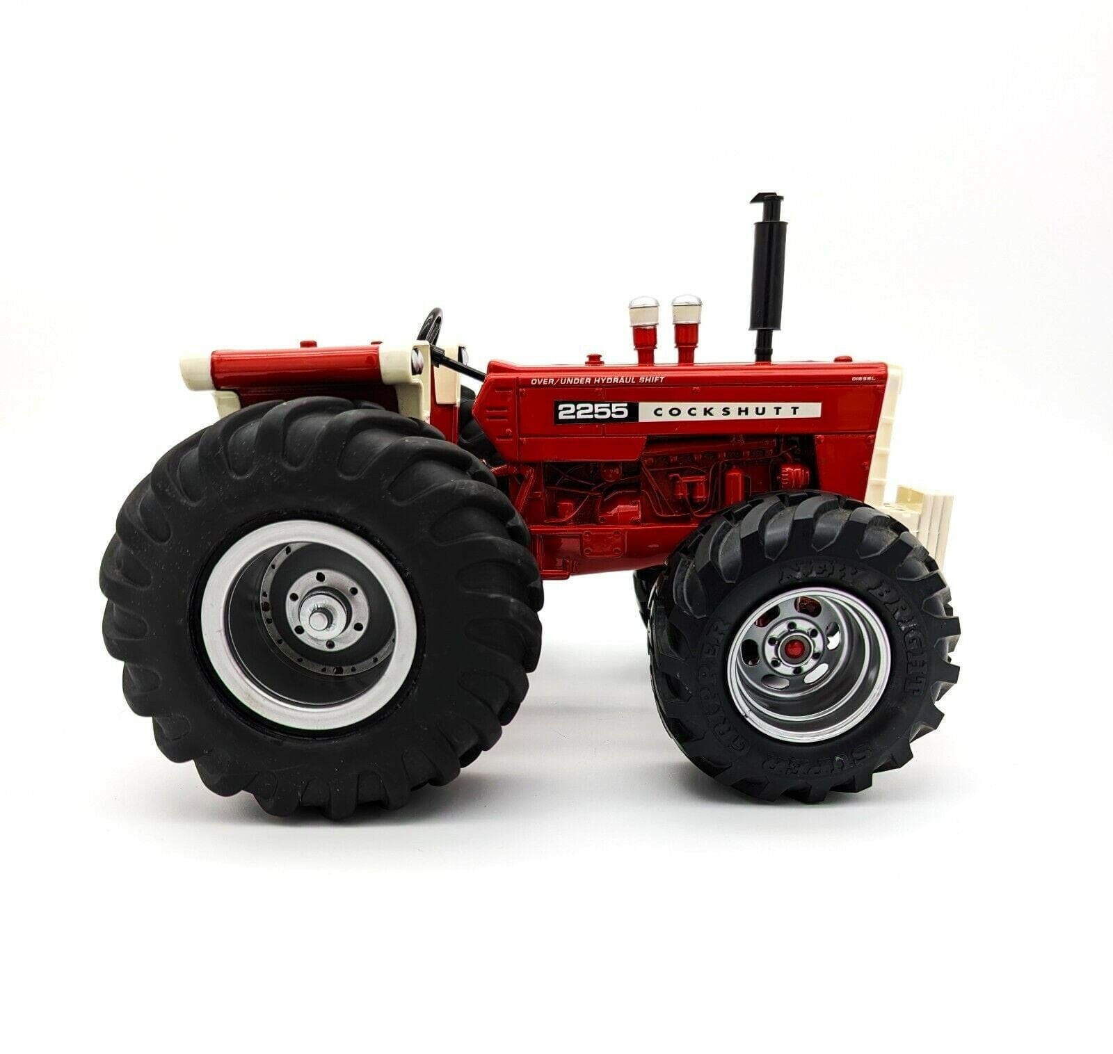 Ertl Cockshutt 2255 Custom Tractor Balloon Tires 1/16 No Box..