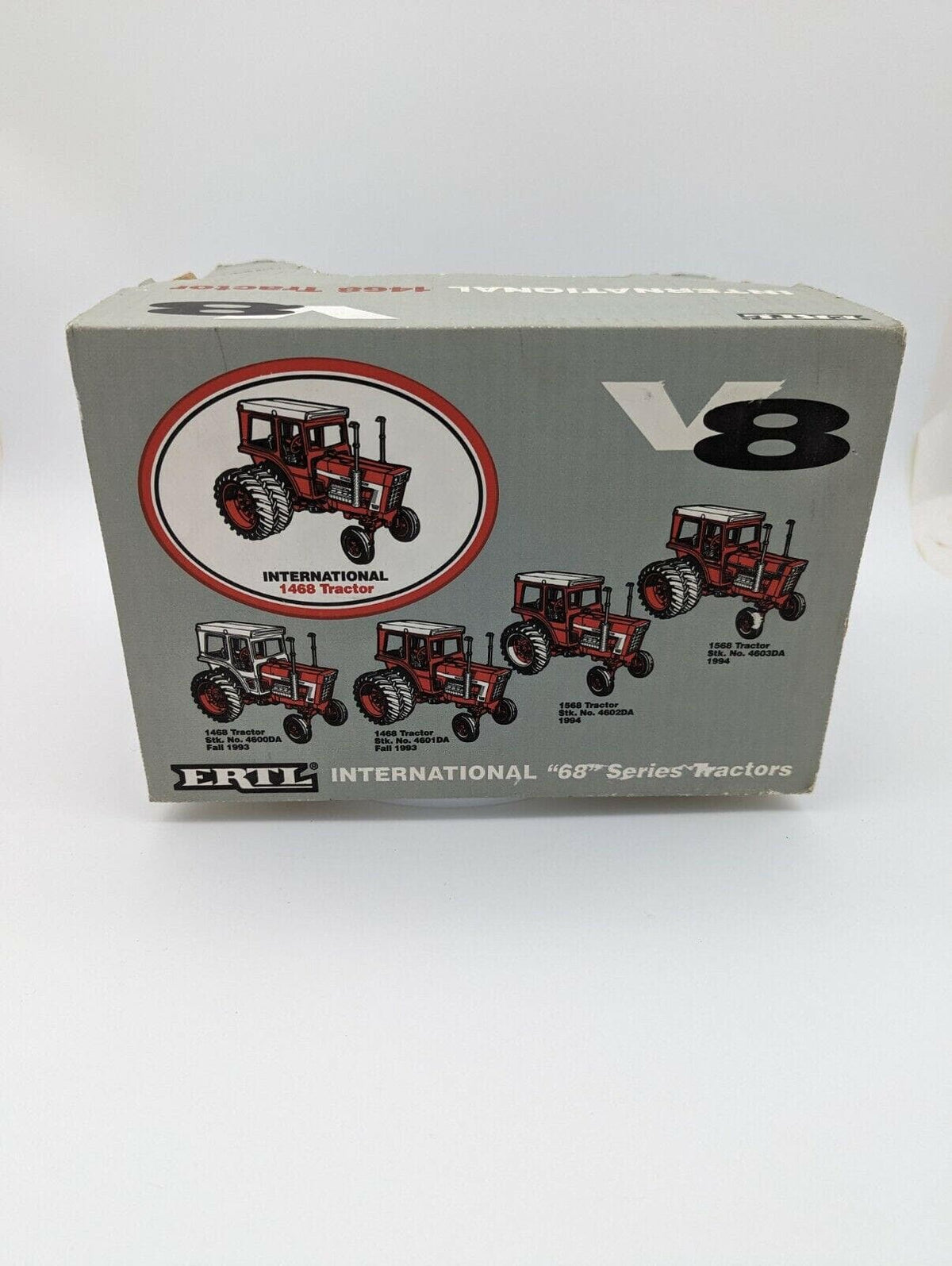 International Harvester 1468 V-8 Toy Tractor 1/16 Vintage 1993 ERTL.