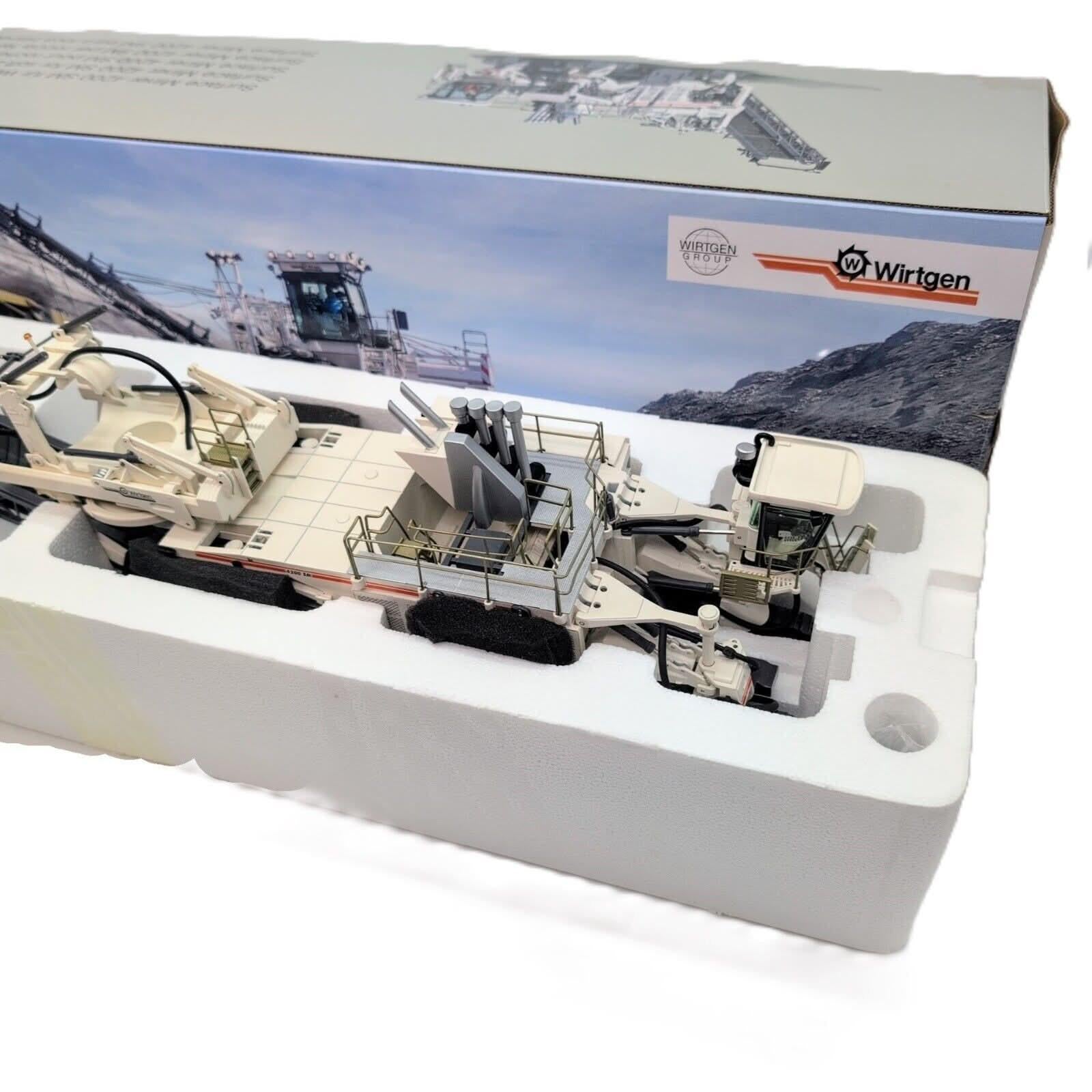 FRAISEUSE SURFACE MINER NZG 874 Wirtgen SM 4200 1:50 NEUVE dans son FRAISEUSE SURFACE MINER NZG 874 Wirtgen SM 4200 1:50 NEUVE dans son