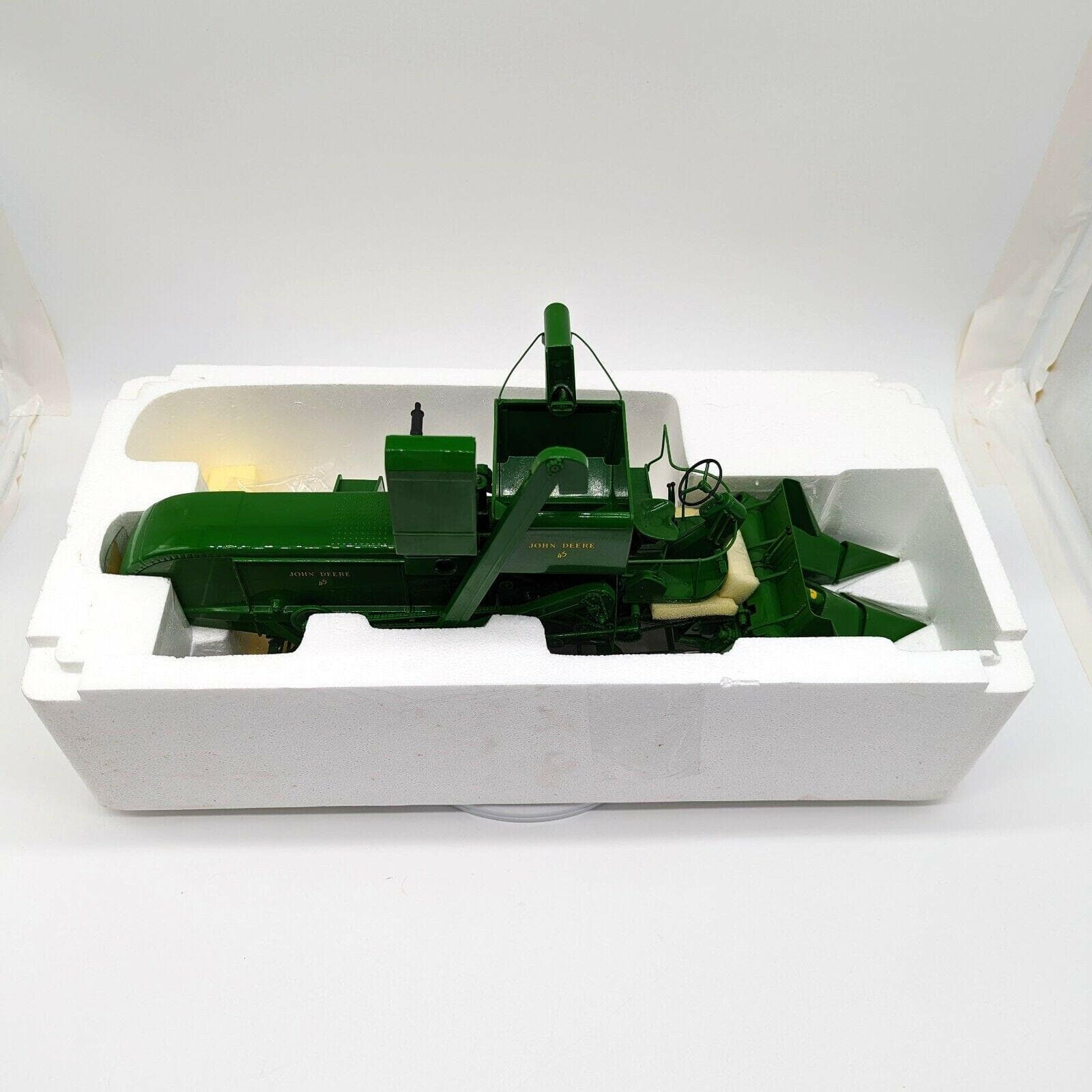 John Deere 45 Combine Prestige Collection By Ertl 1/16 Scale.