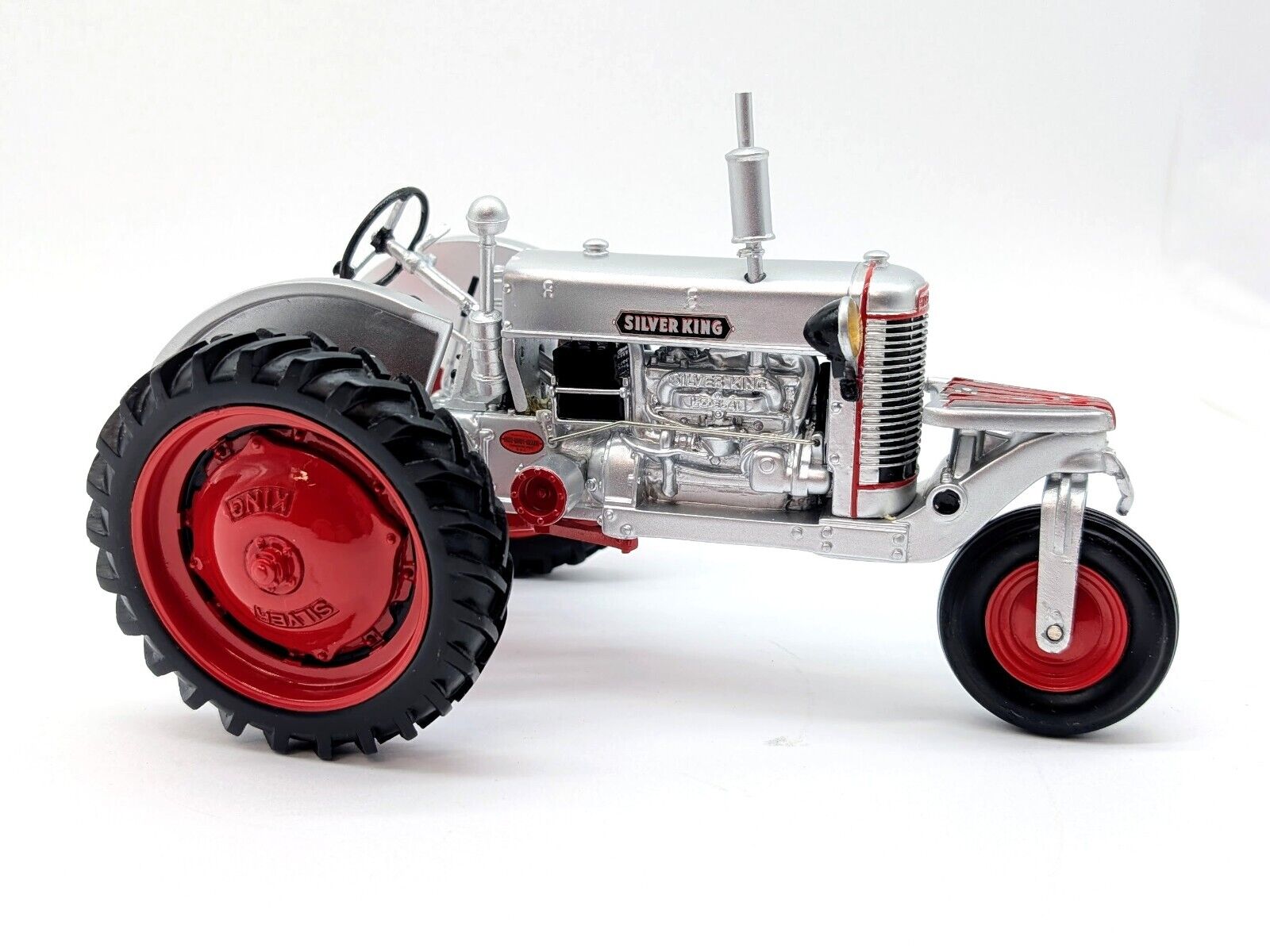 1/16 Silver King Model 41 3-Wheel Tractor With Continental Engine 