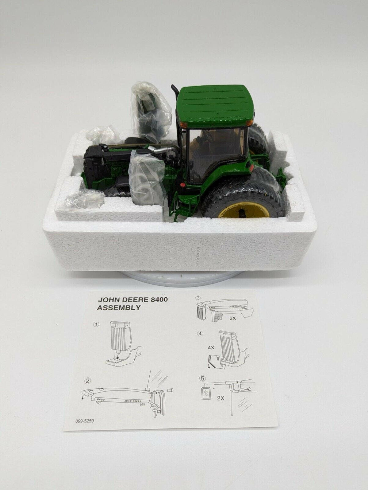 Ertl John Deere 8400 Tractor #8 Precision 1/32 JD-5259-1HCP-B.