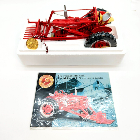 McCormick Farmall MD w/ Loader Diecast 1/16 1997 Precision Classics.