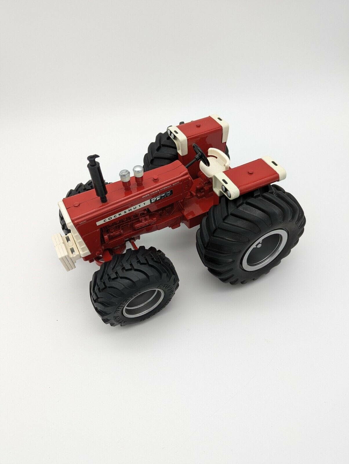 Ertl Cockshutt 2255 Custom Tractor Balloon Tires 1/16 No Box..