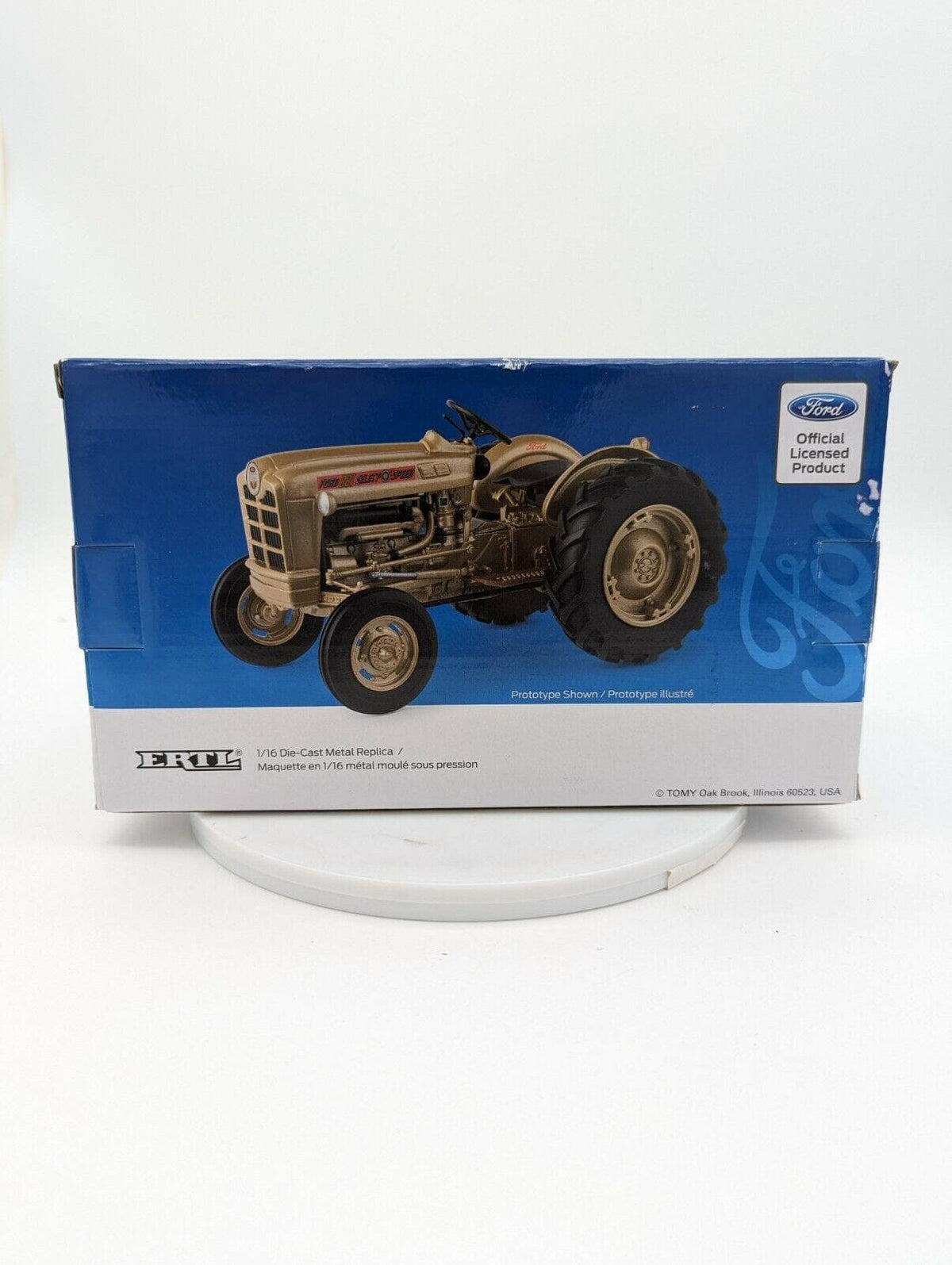 Ertl FORD 881 Gold Demonstrator PRESTIGE Tractor 1/16 NATL FARM TOY MUSEUM.