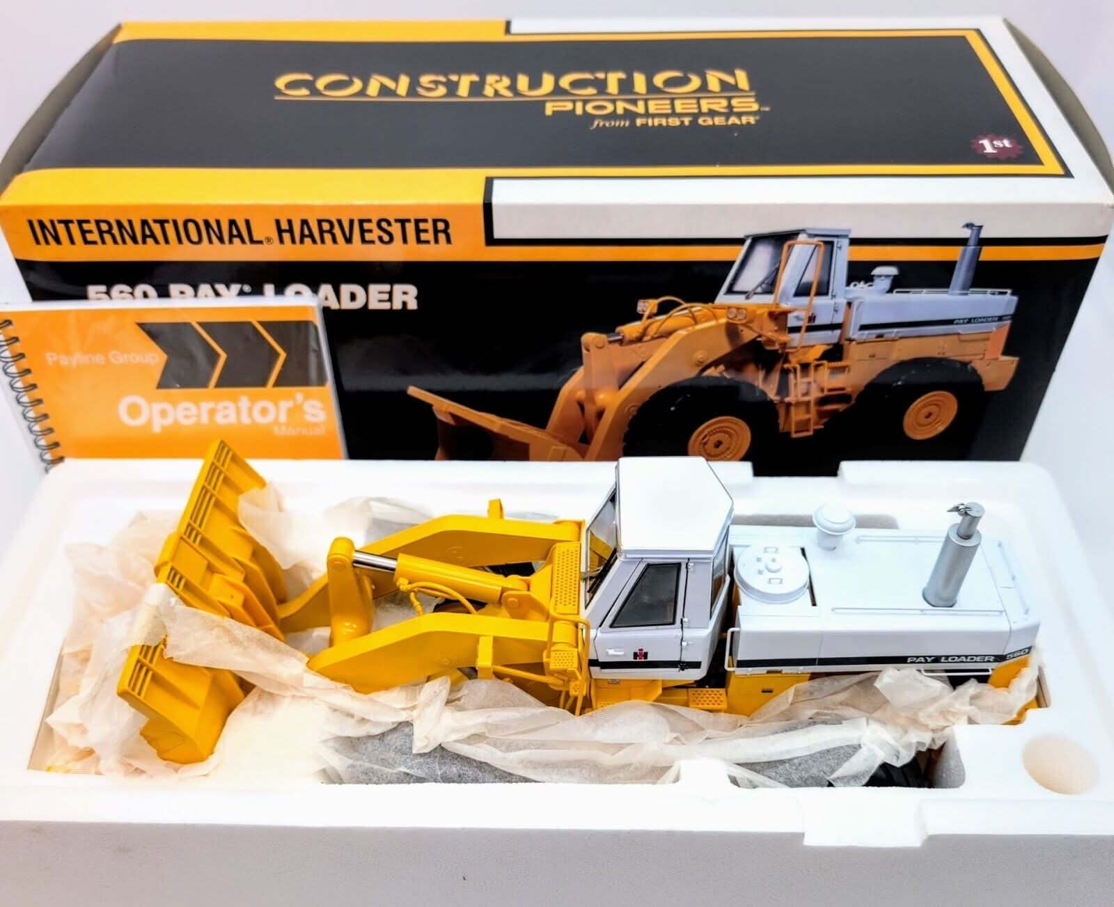 1/25 International Harvester 560 Pay Loader 