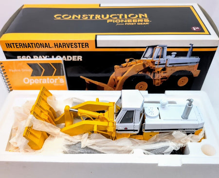 1/25 International Harvester 560 Pay Loader 