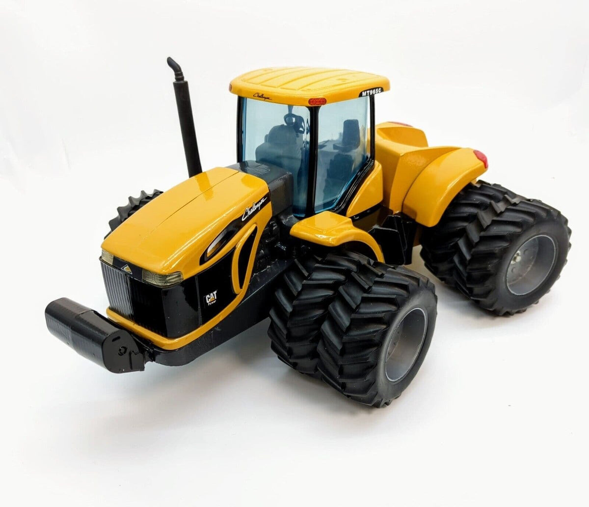 1/16 CHALLENGER MT965C 4WD TRACTOR W DUALS – SCALE MODELS With Box.