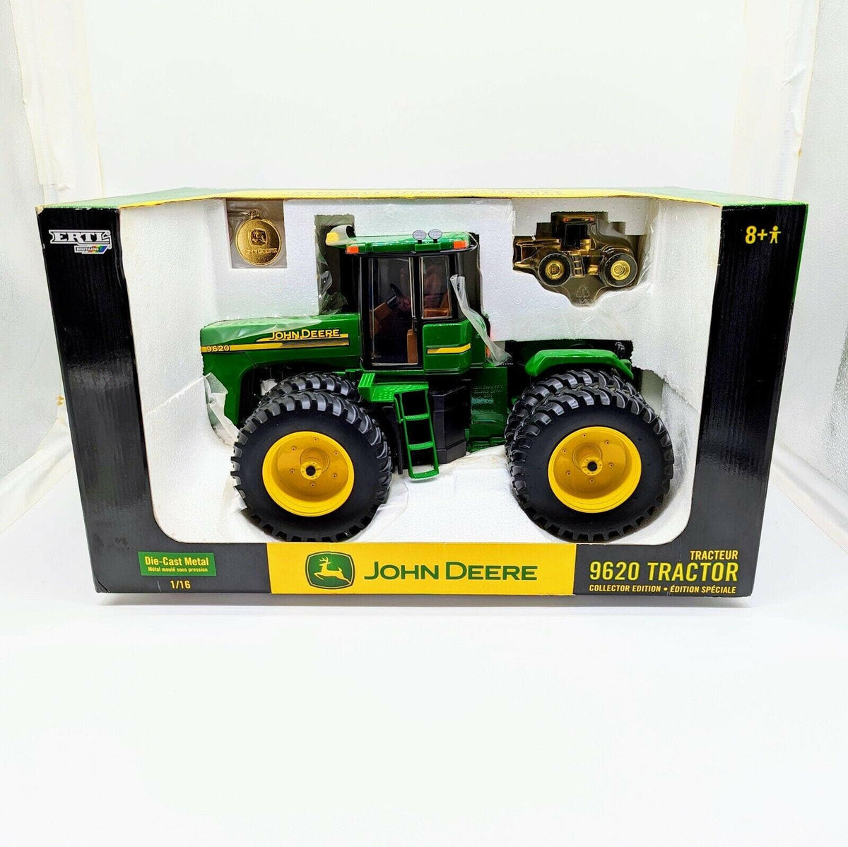 1/16 John Deere 9620 w Duals & 1/64 Gold John Deere 9620  Tractors ZFN15676A.