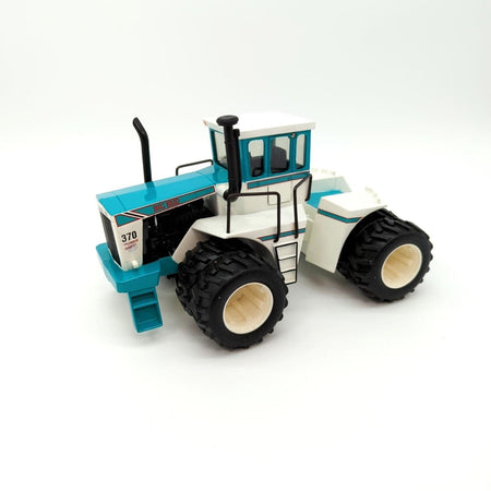 1/32 Big Bud 370 4wd Tractor Bafus Blue Special Edition.