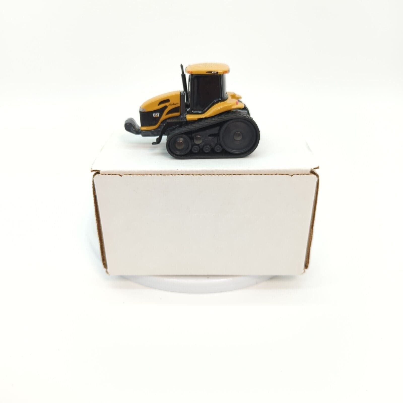 1/64 Cat Challenger MT765 Tracked Tractor 2004 Farm Show