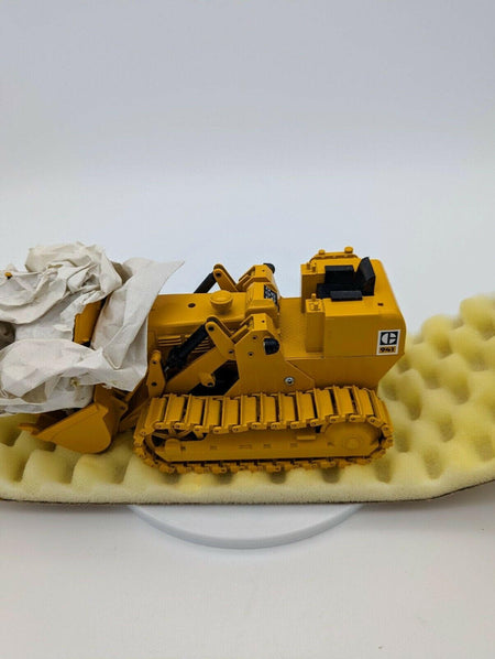 NZG 1/24 Scale Caterpillar 941 Kettenlader Track Type Loader.