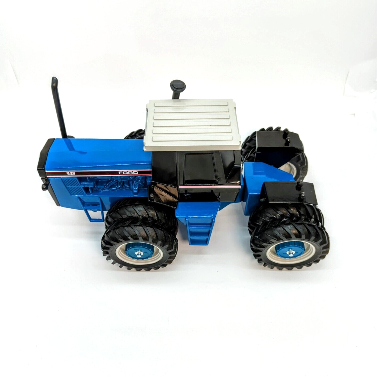 1/16 Ford Versatile 846 4WD Tractor With Duals, 1991 Parts Mart.