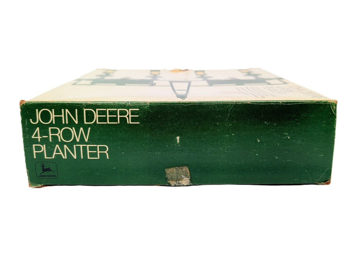 1/16 John Deere 4 Row Planter #539 w/ Ice Cream Box Ertl.