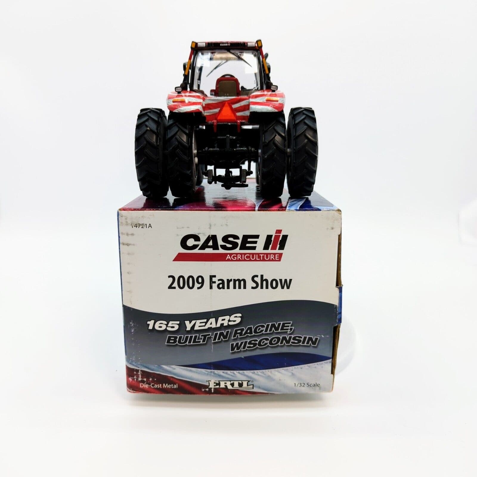 1/32 ERTL INTERNATIONAL CASE IH MAGNUM 180 STARS AND STRIPES TRACTOR 2009 SHOW.