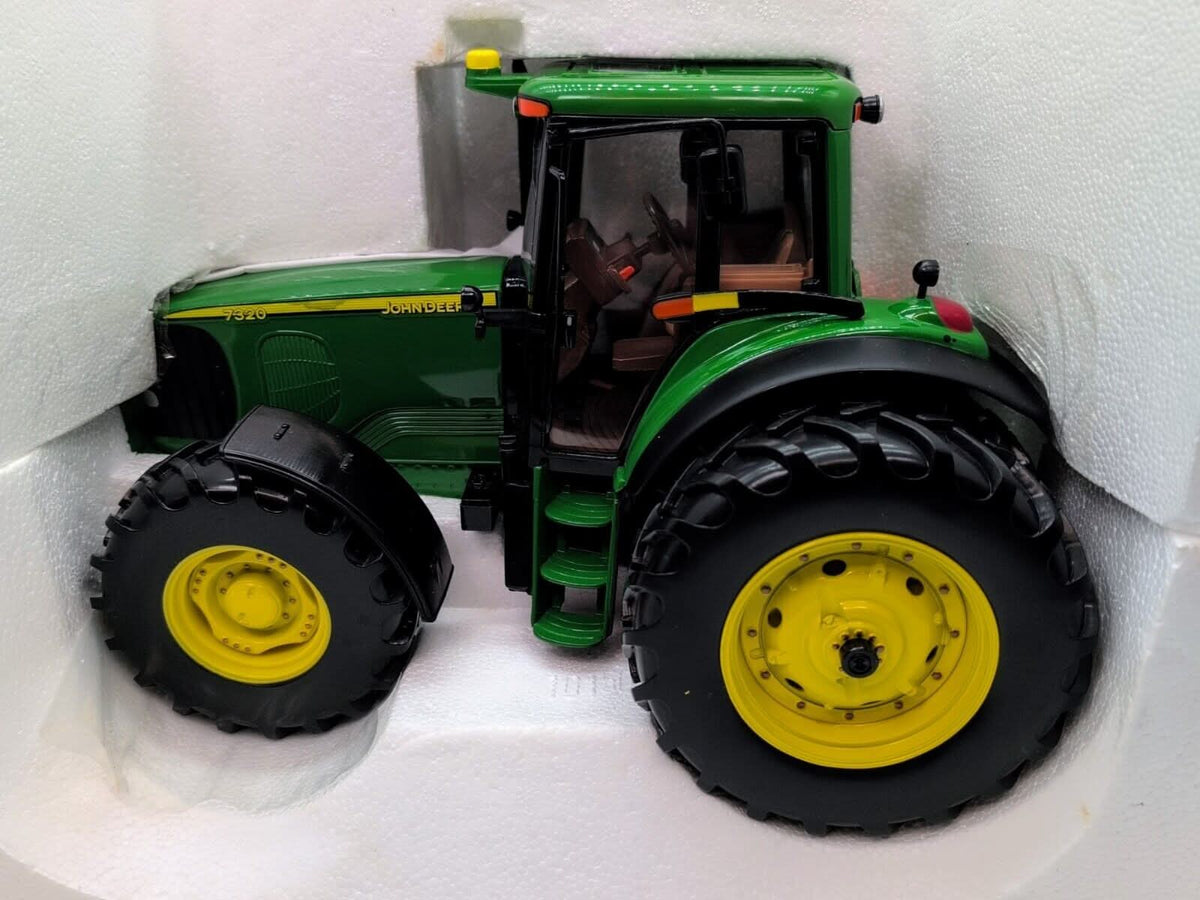 1/16 John Deere 7320 Tractor With Front Wheel Assist And Duals, Farm Show Ed. - Farm Toy