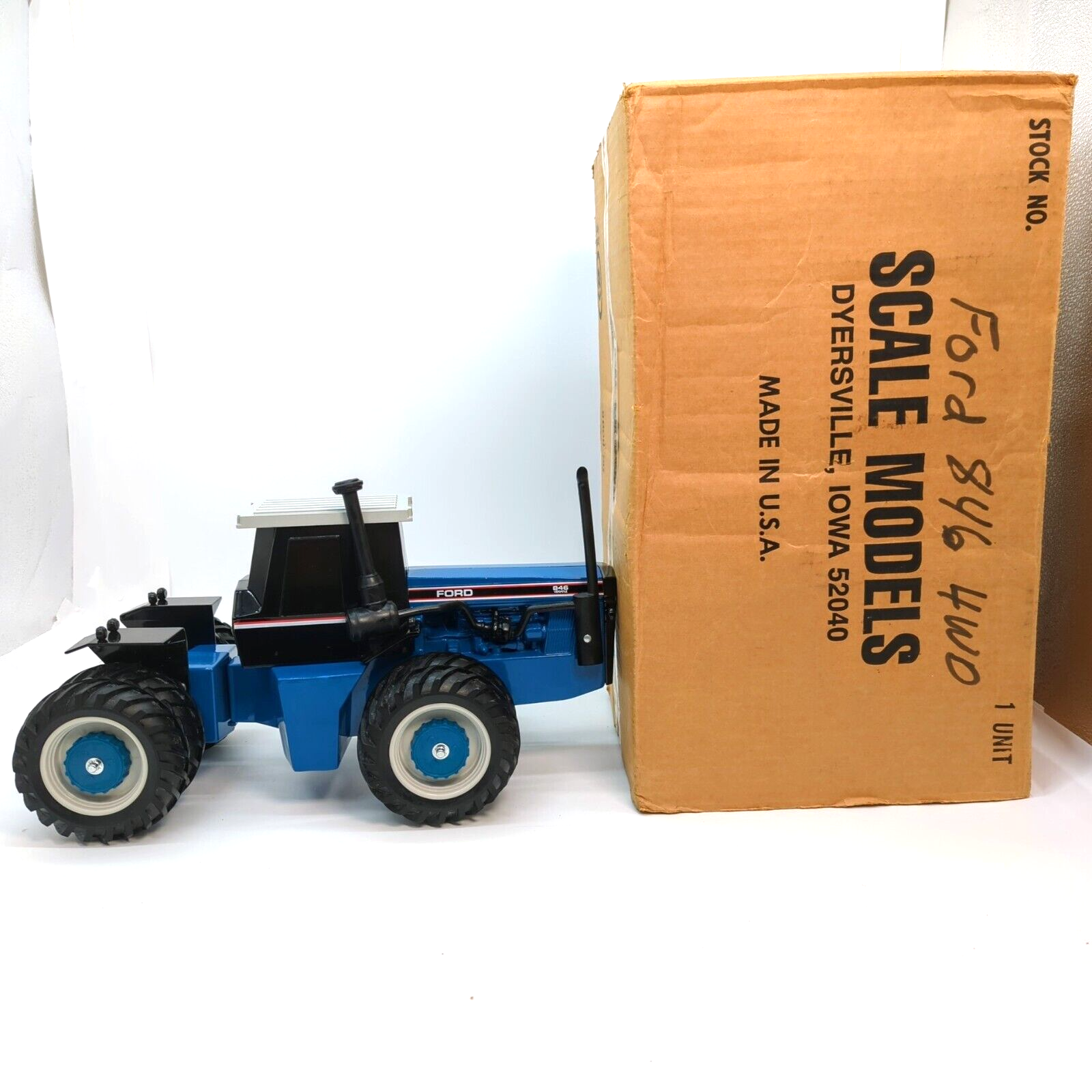 1/16 Ford Versatile 846 4WD Tractor With Duals, 1991 Parts Mart.