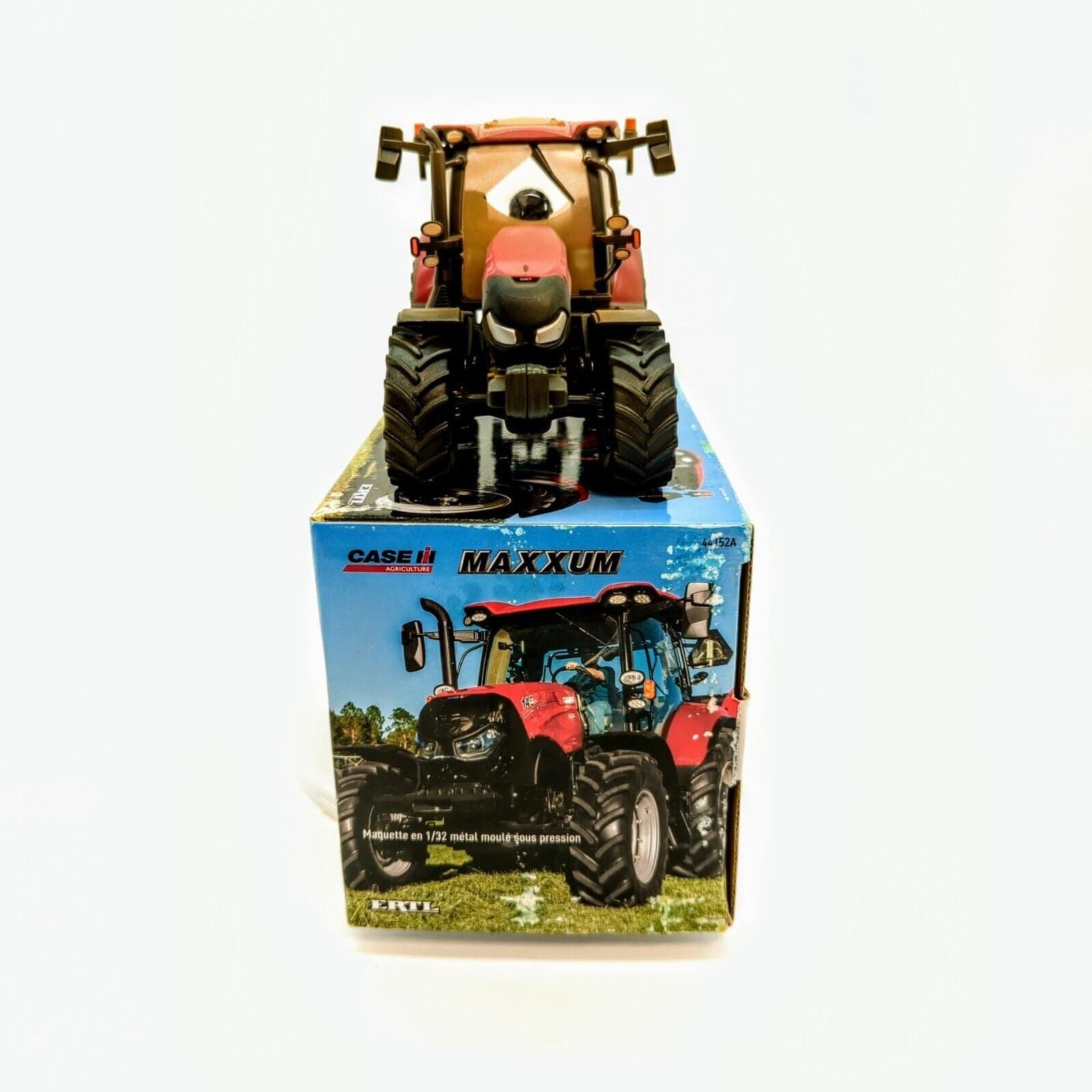 Alt Tag 1: "Case IH Maxxum 150 Tractor - High Quality Farm Toy Replica"