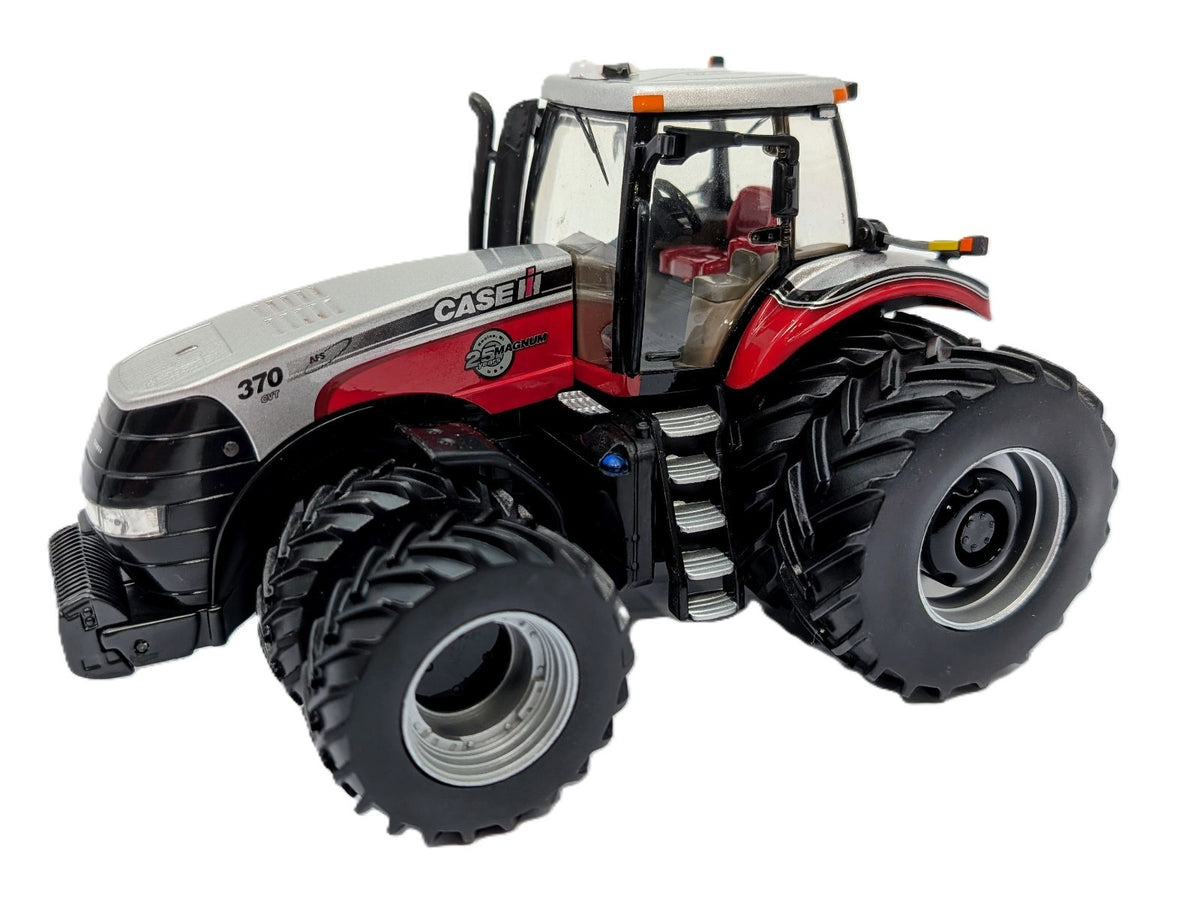 1/32 Case International Magnum 370 With Duals, 2012 Farm Show.