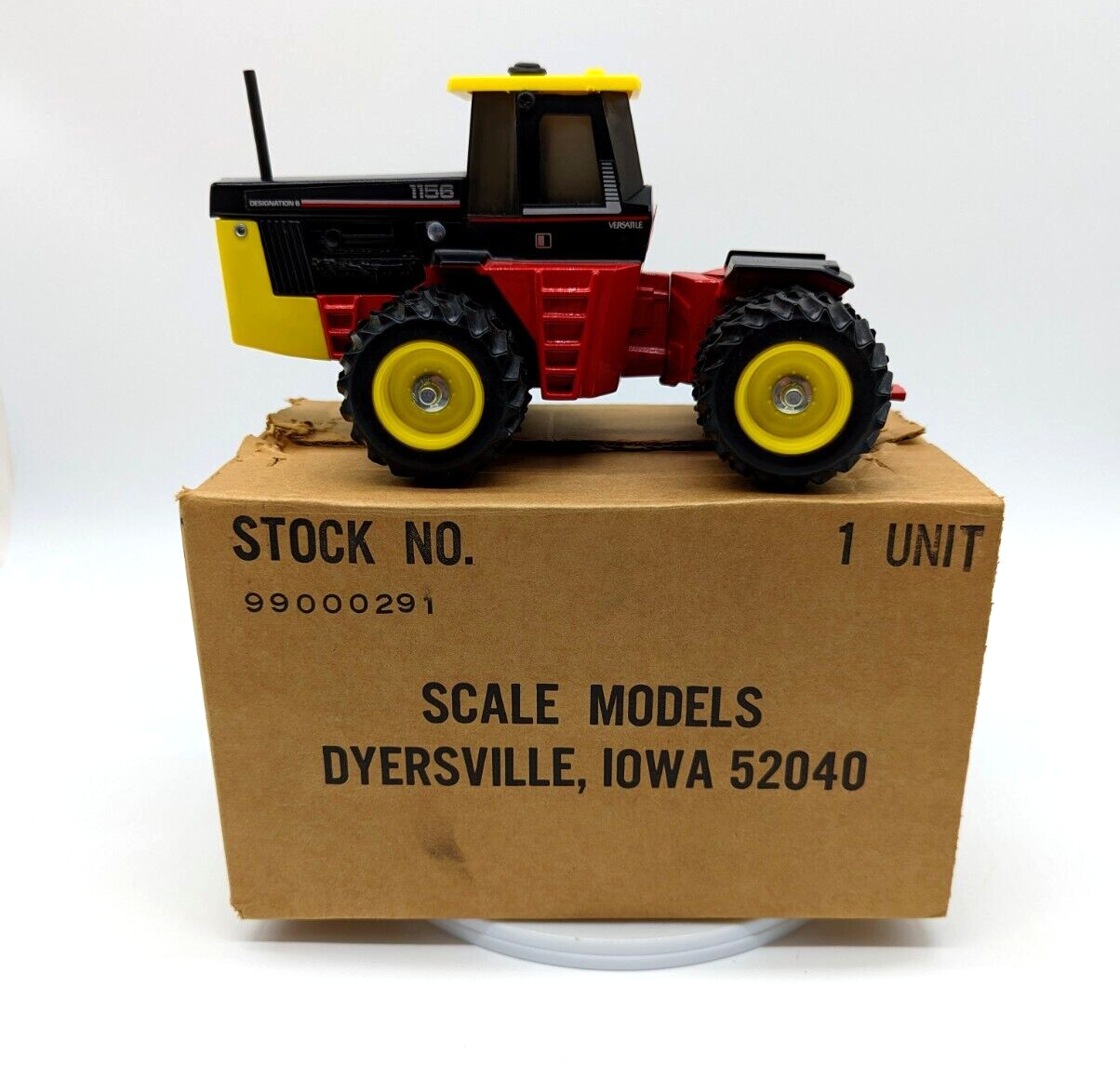 1/32 Versatile 1156 Designation 6 4WD Tractor DieCast by Scale Models.