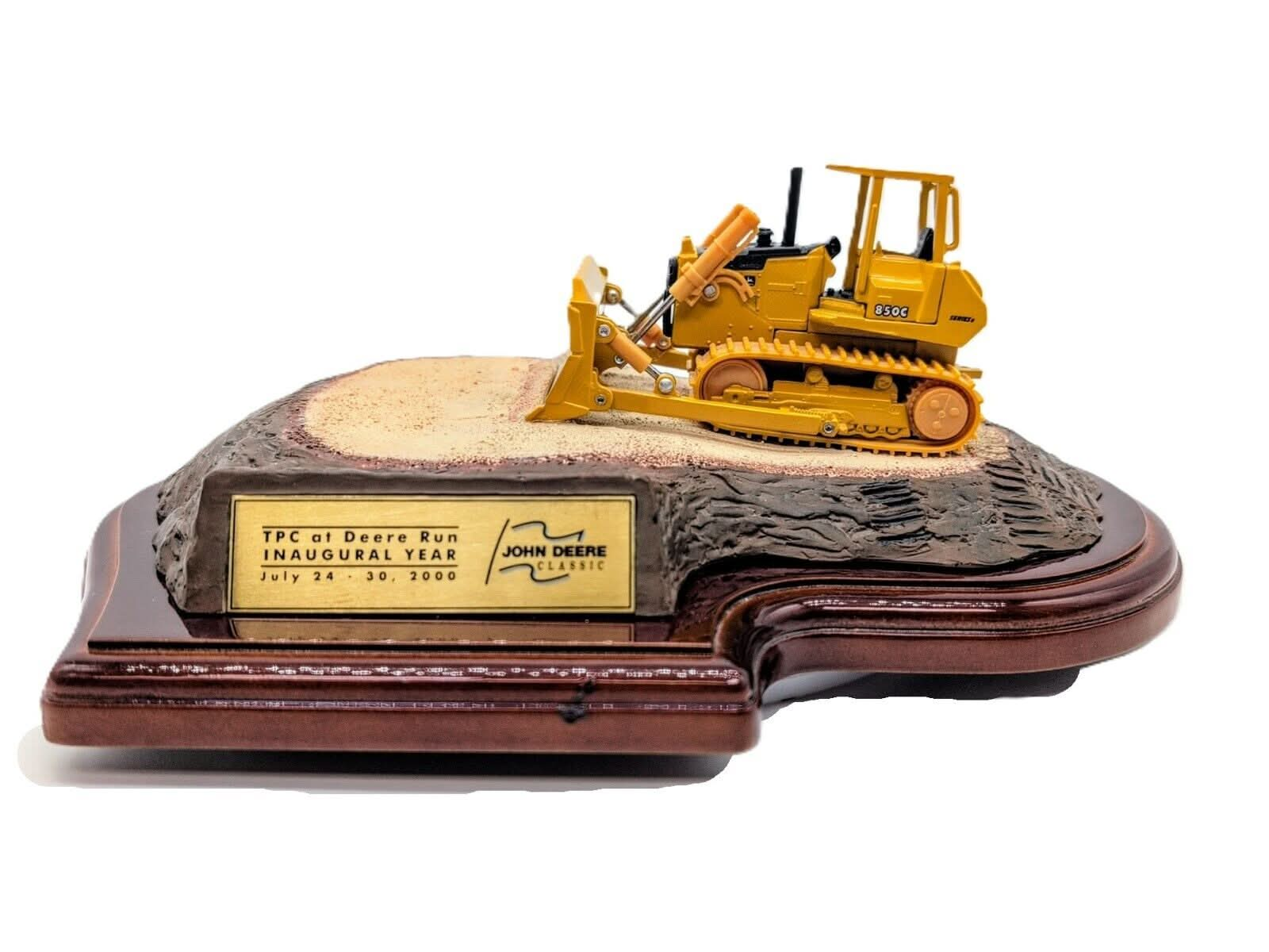 1/32 John Deere Classic Crawler Dozer 2000 Commemorative Tee Maker - Farm Toy Tractor