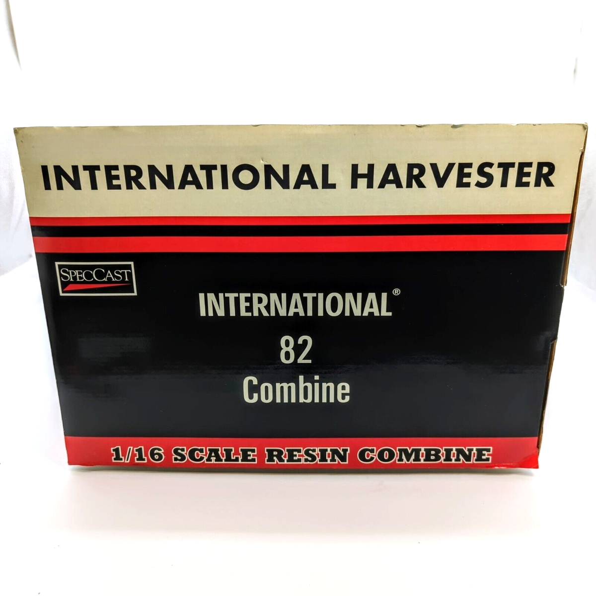 "International #82 Pull-type Combine For TRACTOR 1/16 Resin IH Harvester ALT Tag: Farm Toy"