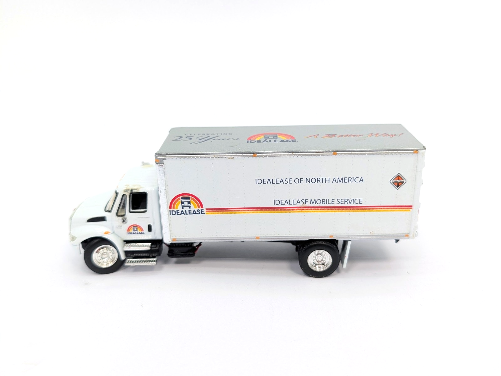 1/64 Idealease Intenational Straight Truck DCP.