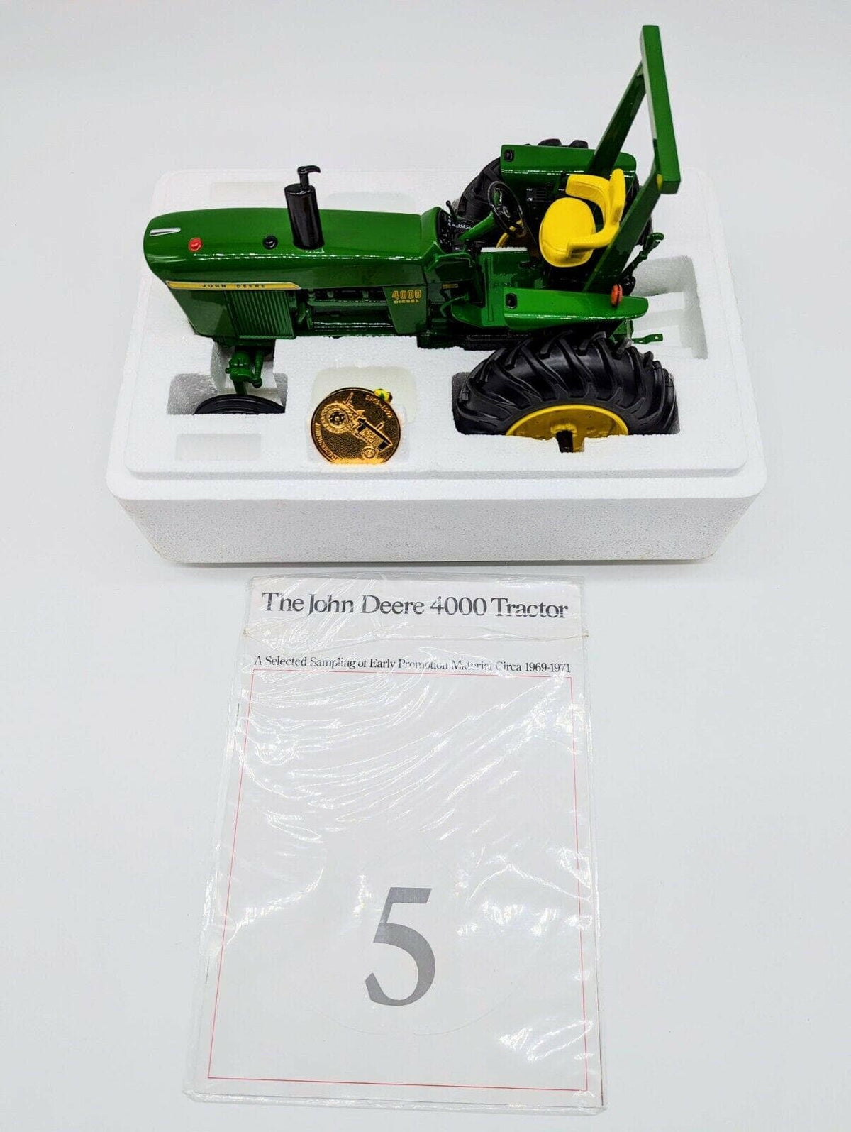 John Deere The Model 4000 Tractor Ertl (5684) 1/16 Precision Classics.