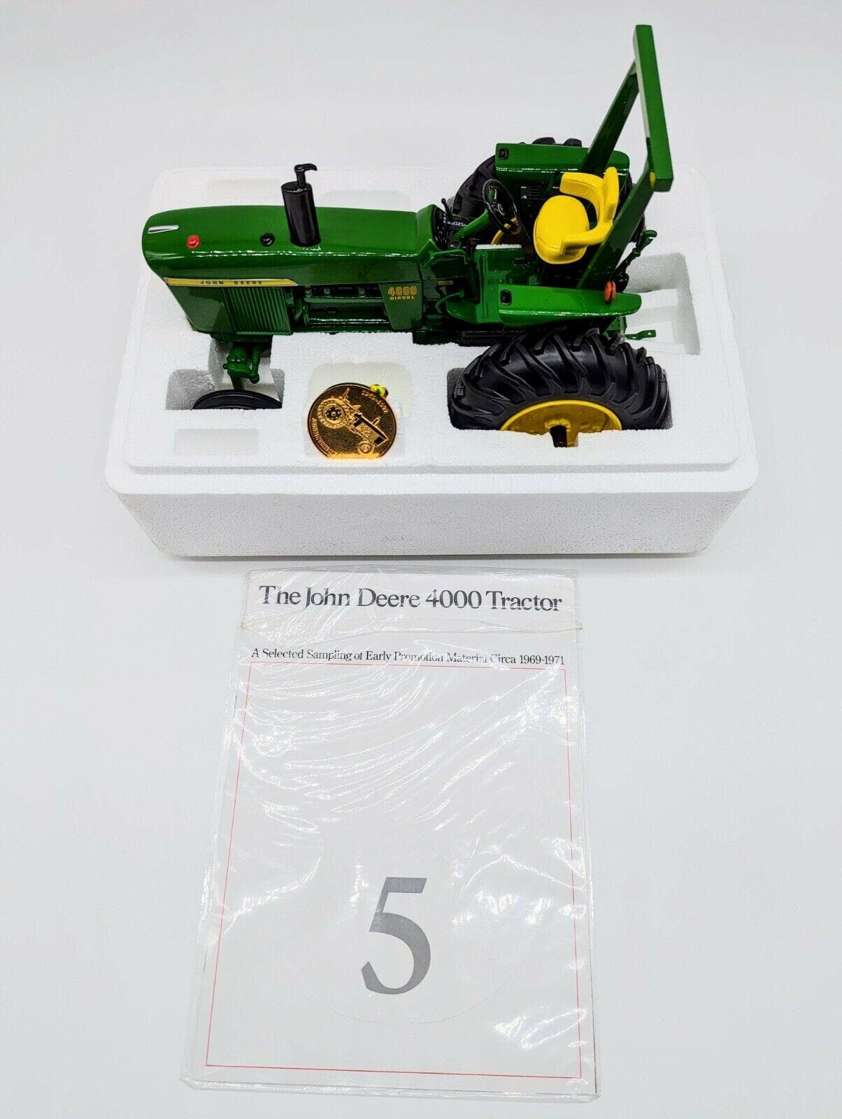 John Deere The Model 4000 Tractor Ertl (5684) 1/16 Precision Classics.