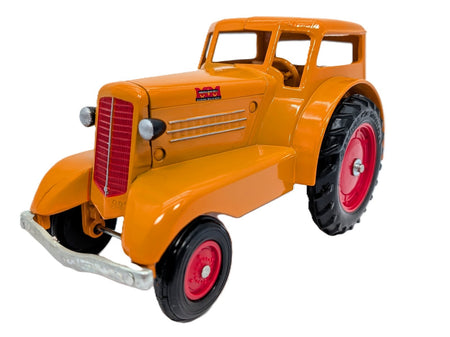 1/16 Minneapolis Moline UDLX Comfort Tractor With Cab.