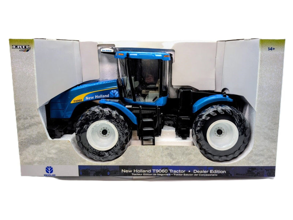 1/16 New Holland T9060 4WD Tractor, Dealer Edition ( Case Fresh ) - Farm Toy Tractor